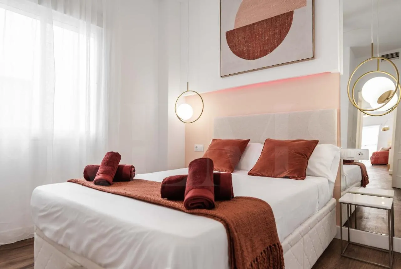 Designed Minimalist Apartment - Malaga Center By Rems