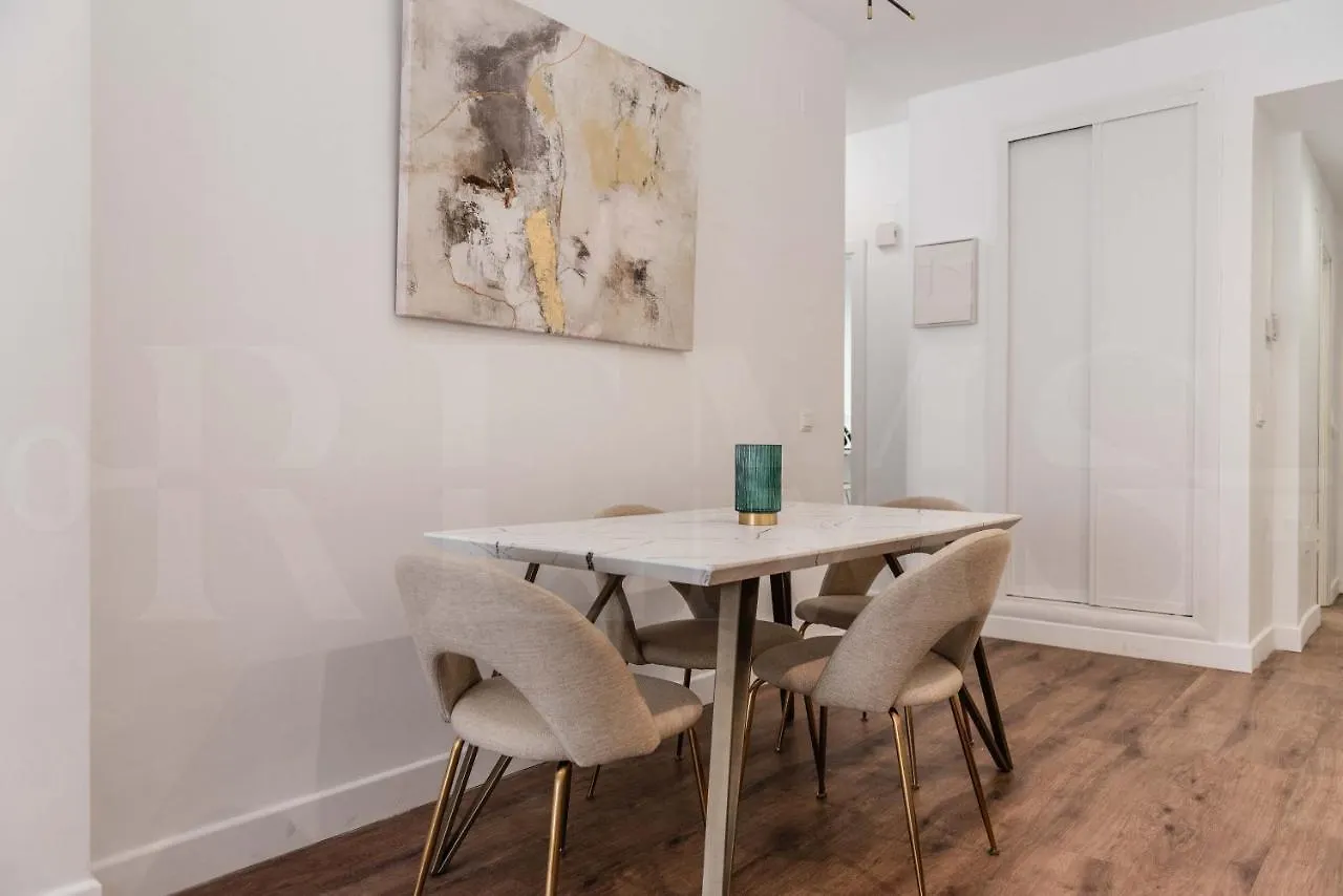 Designed Minimalist Apartment - Malaga Center By Rems