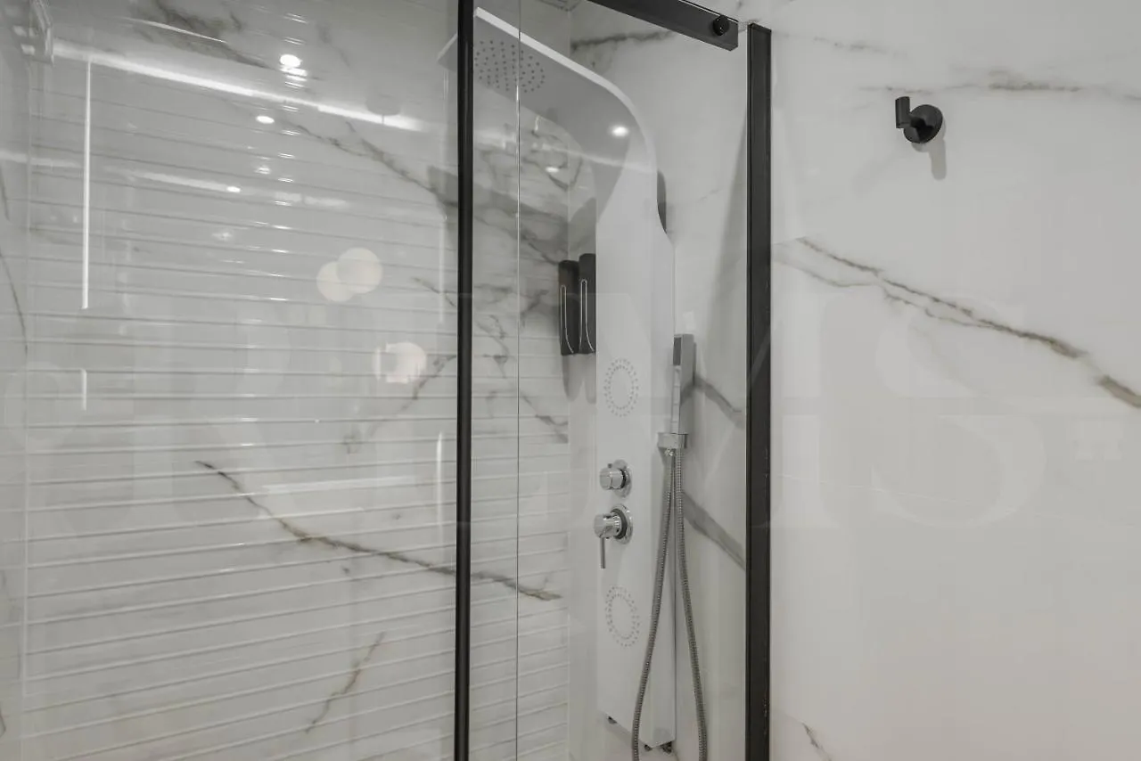 Designed Minimalist Apartment - Malaga Center By Rems