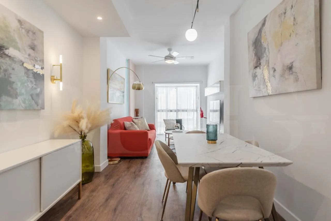 Designed Minimalist Apartment - Malaga Center By Rems